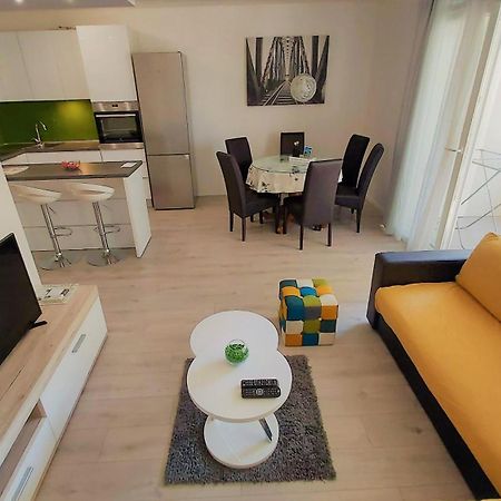 Apartment Punta Omiš Exteriör bild
