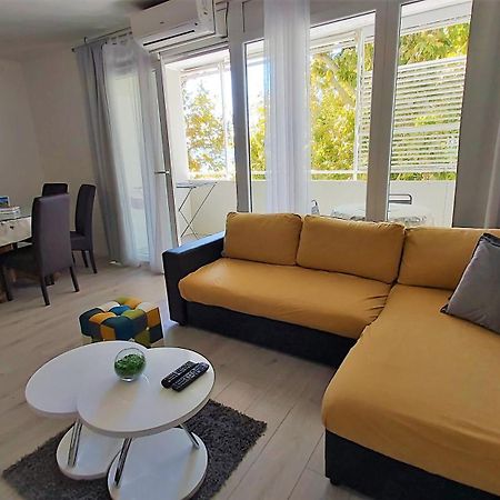 Apartment Punta Omiš Exteriör bild